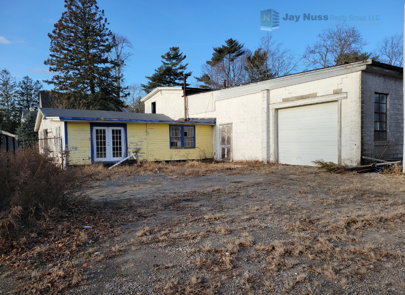 Primary Photo Of 7 Pembroke St, Kingston Freestanding For Sale