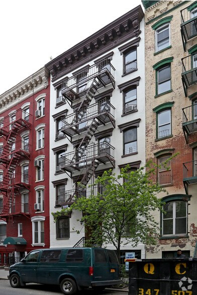 More Photos Of 334 E 6th St, New York Apartments For Lease