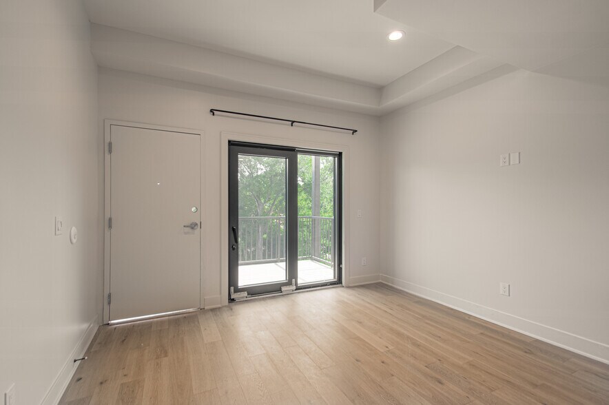 More Photos Of 200 W Gregory Blvd, Kansas City Apartments For Sale