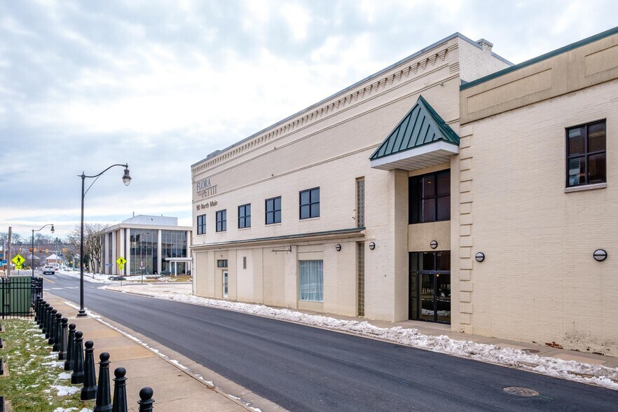 More Photos Of 90 N Main St, Harrisonburg Office For Sale