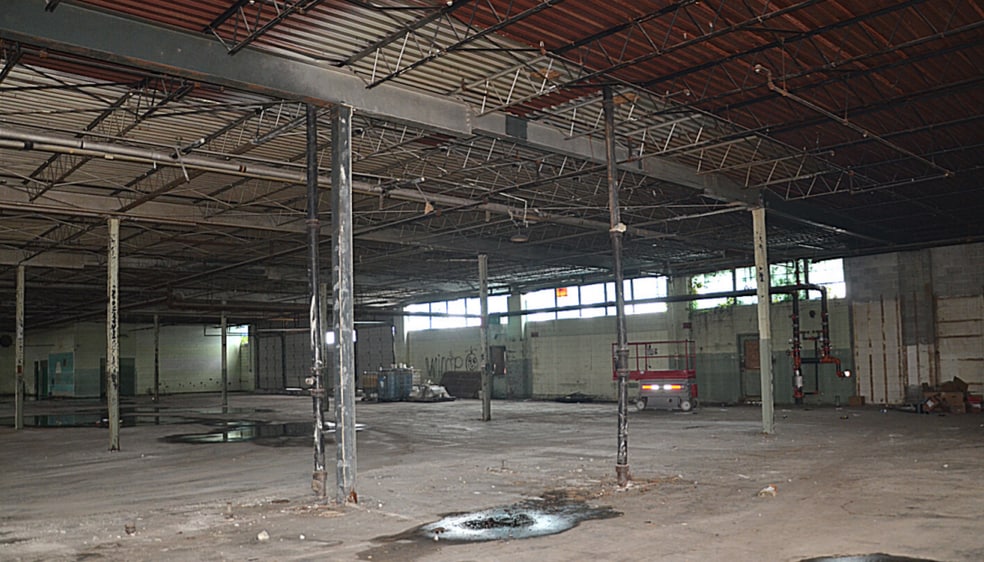 More Photos Of 3141-3151 Fiberglass Rd, Kansas City Warehouse For Lease