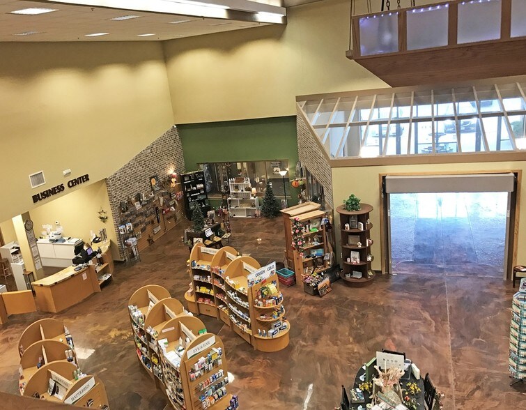 More Photos Of 1330 Commercial St, Warsaw Office For Sale