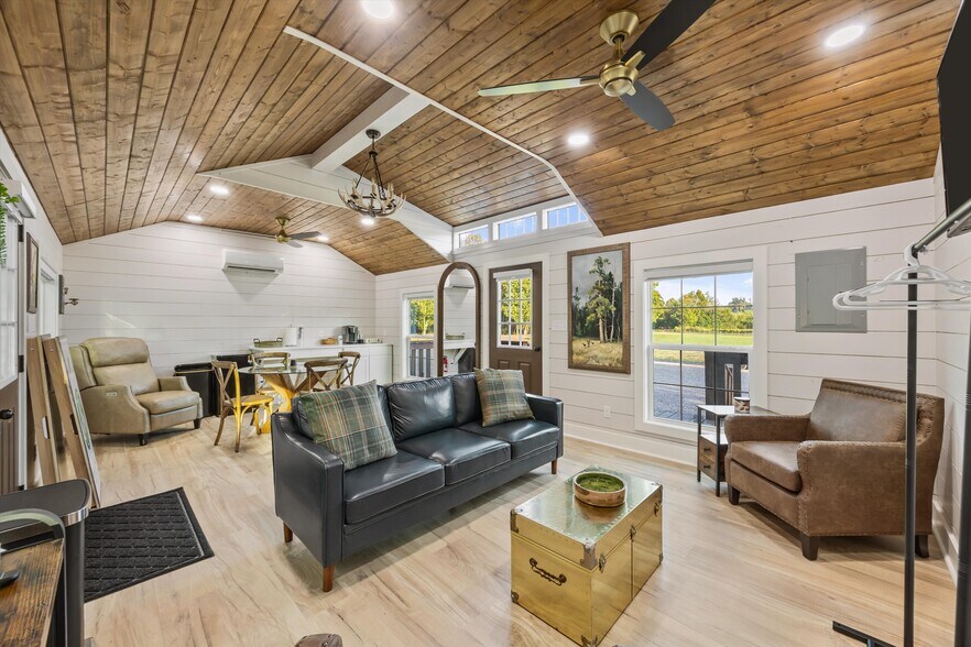 More Photos Of 4201 Pleasant Valley Rd, Union Grove Restaurant For Sale