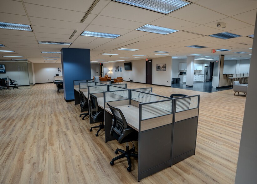 More Photos Of 901 Tower Dr, Troy Coworking Space