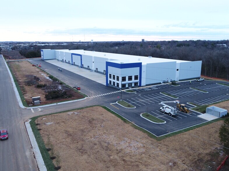 More Photos Of 315 W Rutherford Blvd, Murfreesboro Unknown For Lease