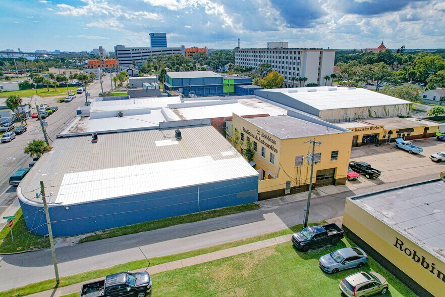 More Photos Of 530 N Beach St, Daytona Beach Warehouse For Sale