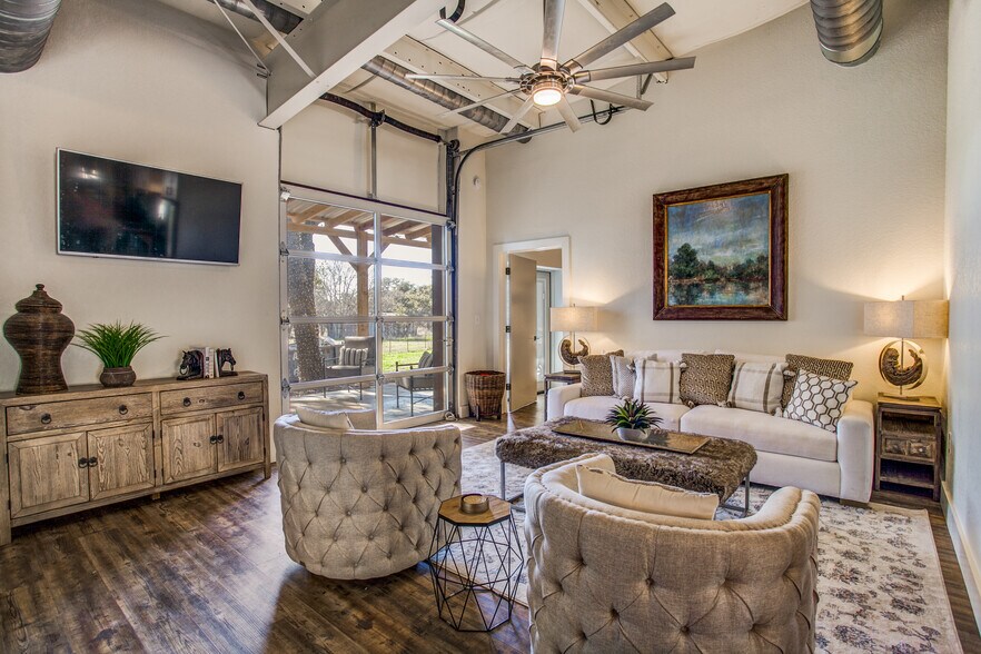 More Photos Of 2350 Bulverde Rd, Bulverde Hotel For Sale