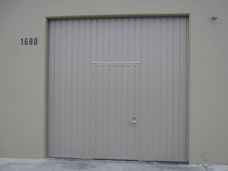 More Photos Of 1600-1618 E Wilshire Ave, Santa Ana Manufacturing For Lease
