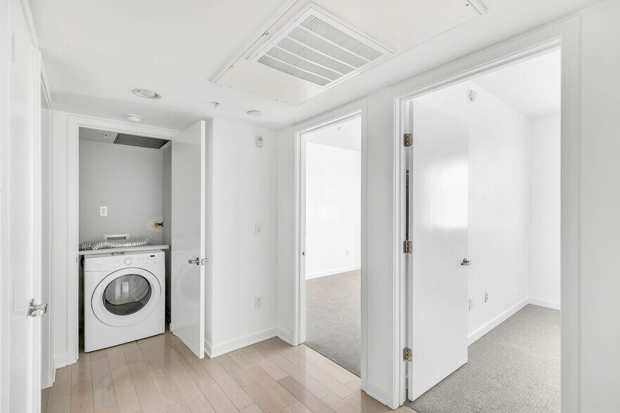 More Photos Of 11900 Courtleigh Dr, Los Angeles Apartments For Sale
