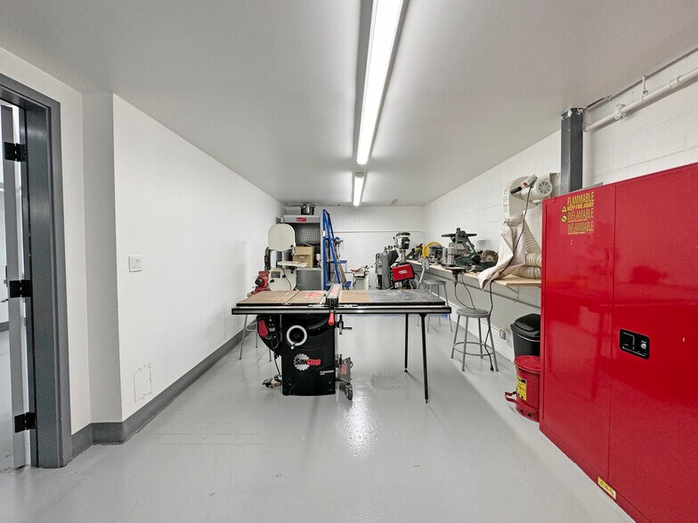 More Photos Of 1190B Shafter Ave, San Francisco Warehouse For Sale