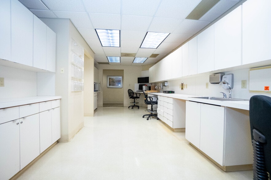 More Photos Of 120 Trinity Pl, Athens Medical For Lease