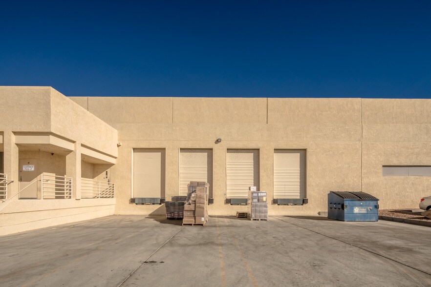 More Photos Of 2100 College Dr, Lake Havasu City Warehouse For Lease