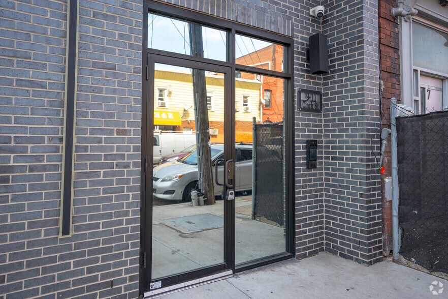 More Photos Of 9-11 Clark St, Newark Apartments For Sale