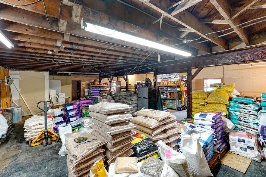 More Photos Of 1840 Riverside Dr, Glendale General Retail For Sale