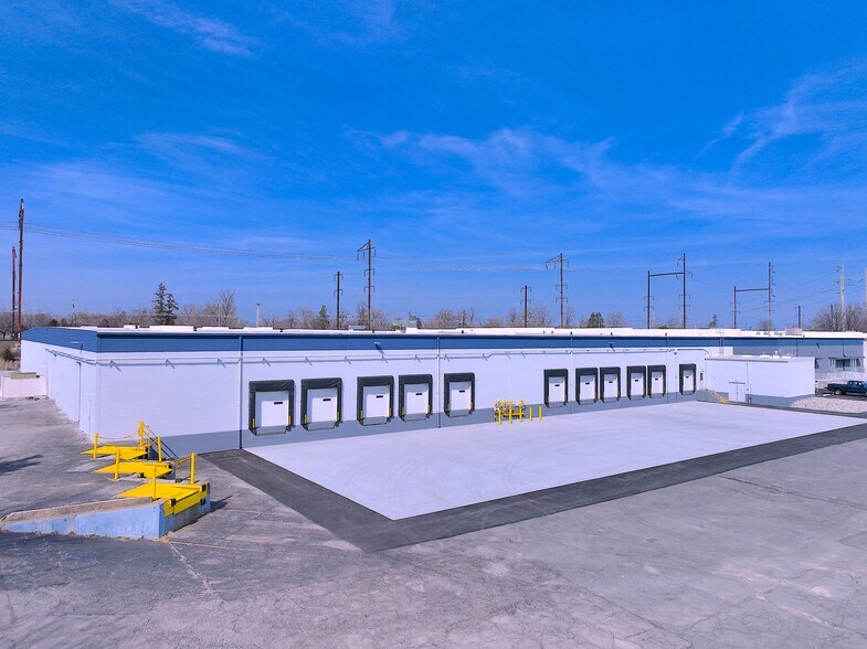 More Photos Of 3001 State Rd, Croydon Warehouse For Lease