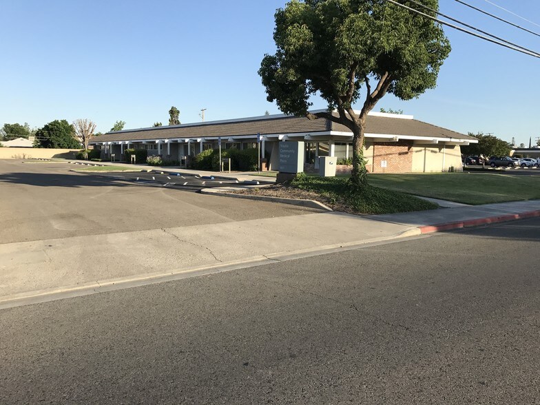 Primary Photo Of 1827 S Court St, Visalia Medical For Sale