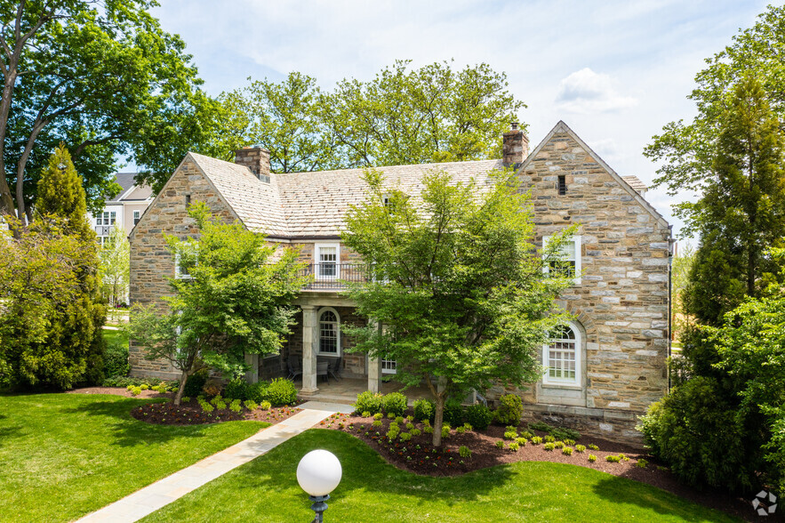 Primary Photo Of 3827 West Chester Pike, Newtown Square Office For Lease