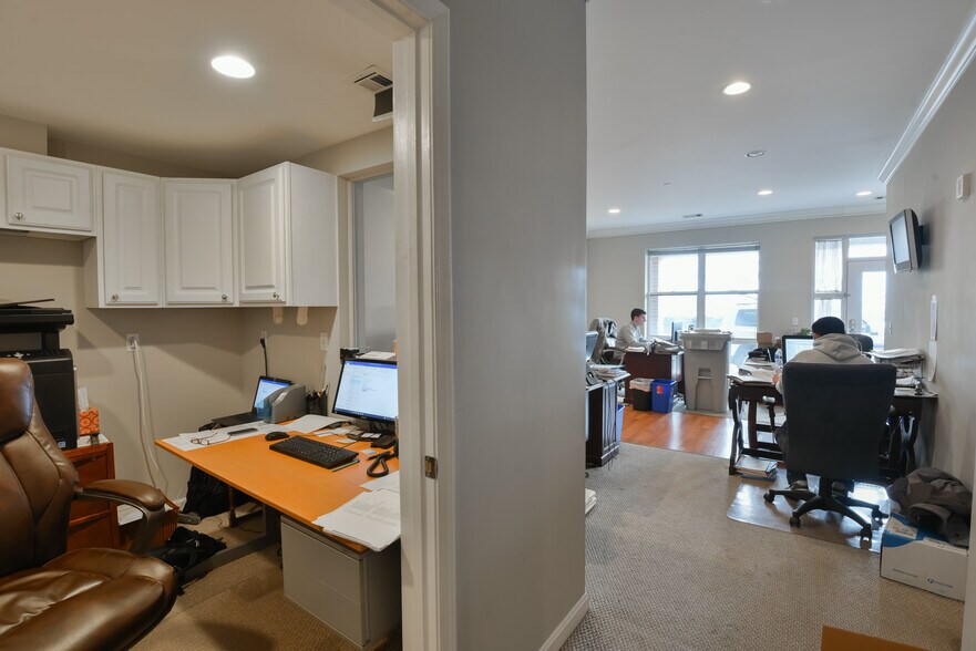 More Photos Of 23 Pierside Dr, Baltimore Apartments For Lease