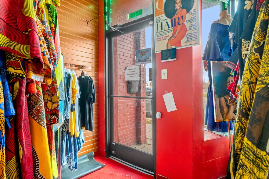 More Photos Of 26421 Plymouth Rd, Redford Storefront For Sale