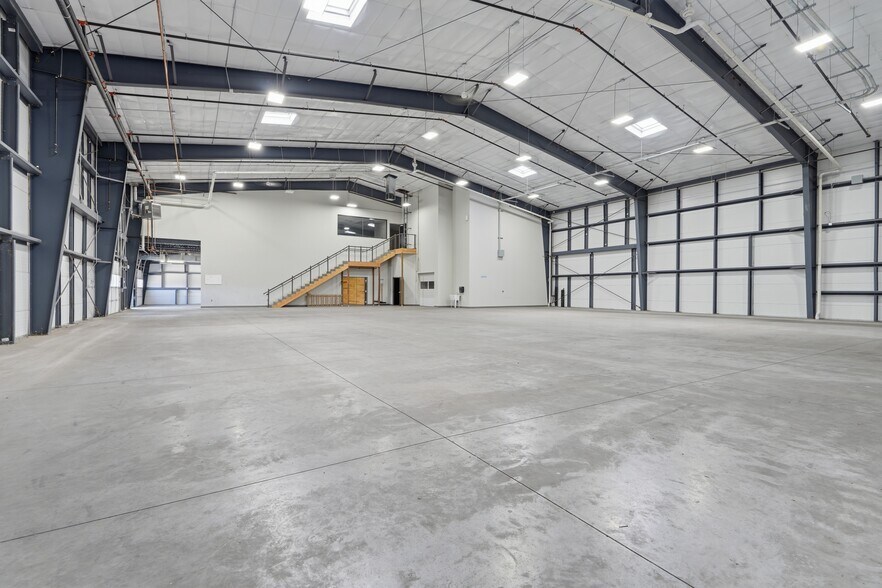 More Photos Of 1675 Las Colonias Dr, Grand Junction Showroom For Lease