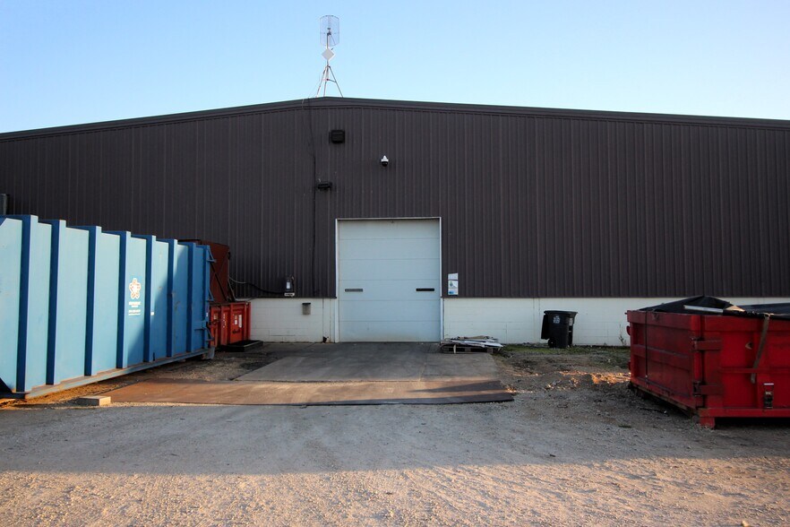 More Photos Of 2051 Riverfork Dr, Huntington Manufacturing For Lease