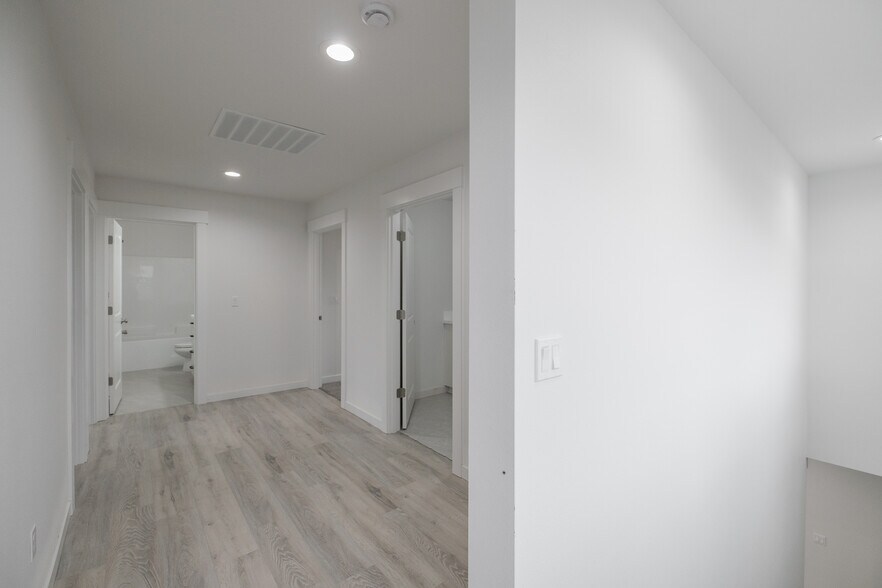 More Photos Of 37731 Rolltide Dr, Lebanon Apartments For Sale