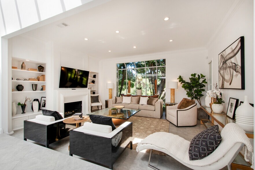 More Photos Of 9696 Antelope Rd, Beverly Hills Specialty For Sale