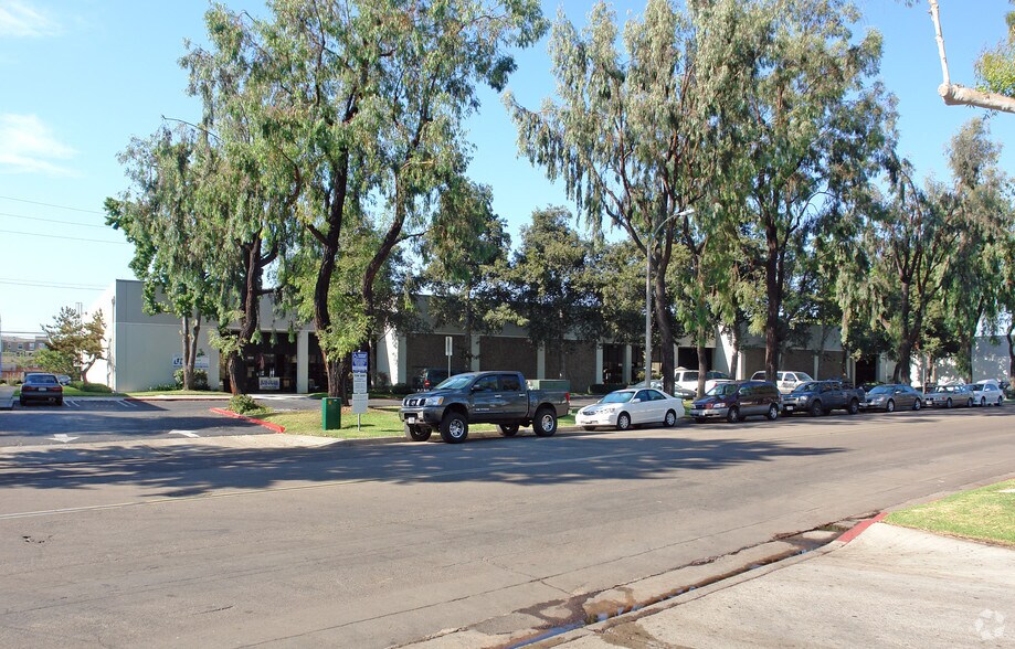 More Photos Of 8829-8835 Complex Dr, San Diego Warehouse For Lease