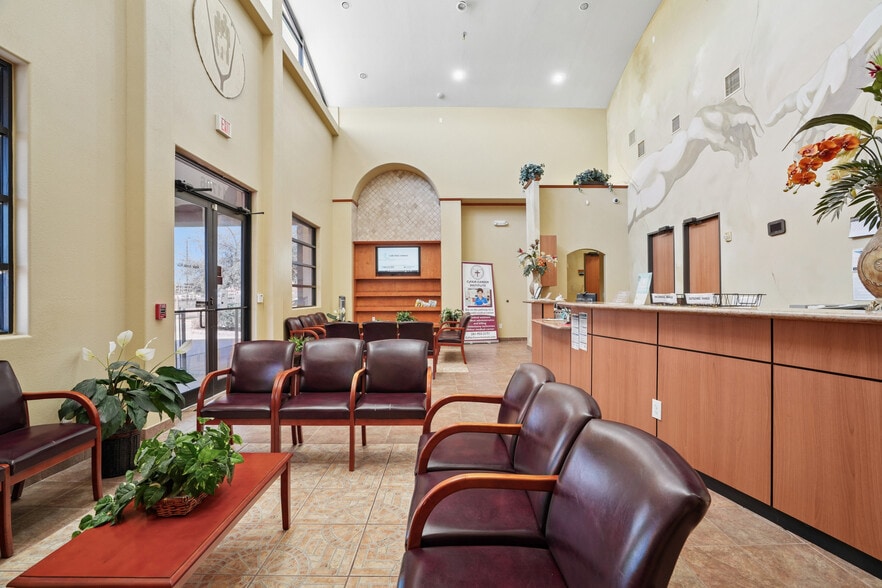 More Photos Of 11706 Fallbrook Dr, Houston Medical For Lease