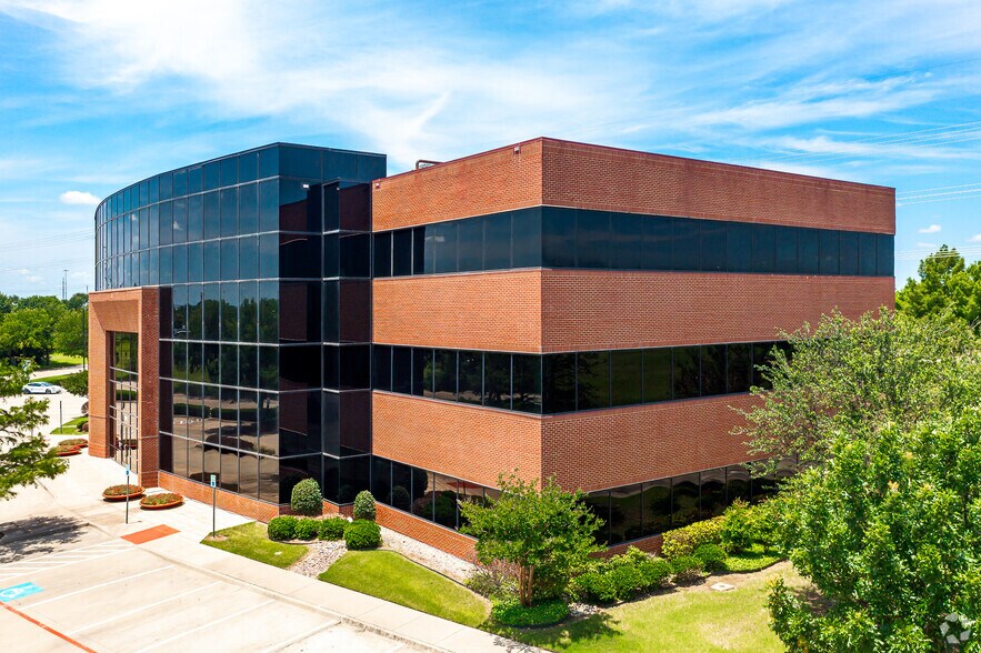 More Photos Of 1575 Heritage Dr, McKinney Office For Lease