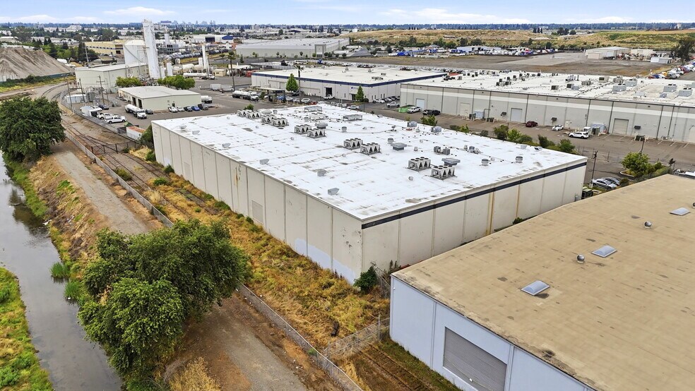 More Photos Of 5860 88th St, Sacramento Warehouse For Sale