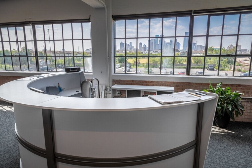 More Photos Of 800 Sampson St, Houston Loft Creative Space For Lease