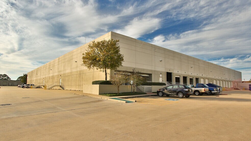 More Photos Of 10333 Papalote St, Houston Unknown For Lease