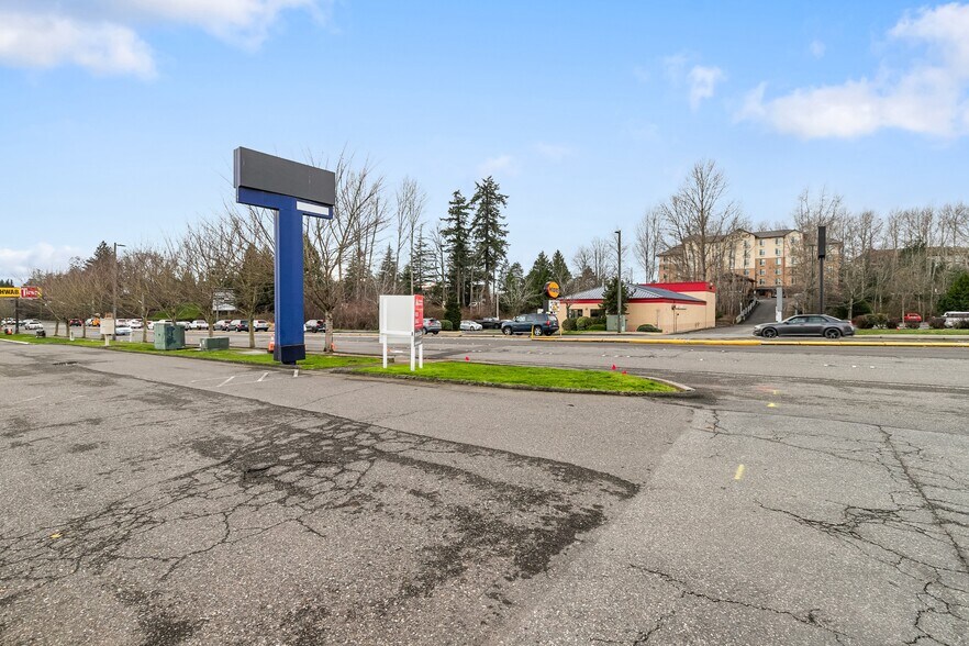 Primary Photo Of 4040 Meridian St, Bellingham Bank For Sale