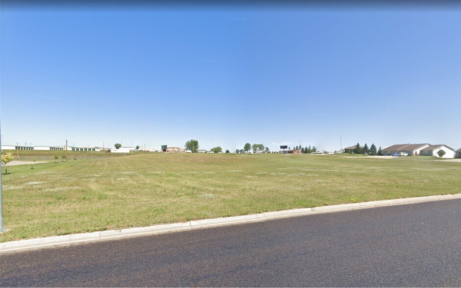 More Photos Of 6th Street SE, Minot Land For Sale
