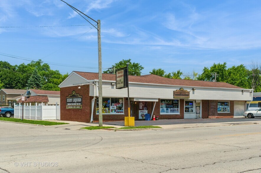 More Photos Of 2864 Washington St, Waukegan Storefront Retail Office For Sale