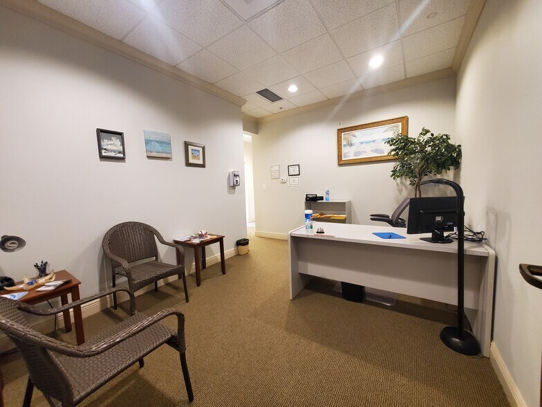 More Photos Of 2639 Fruitville Rd, Sarasota Medical For Lease