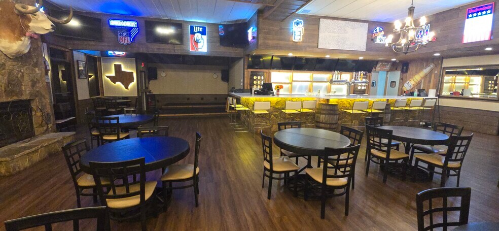 More Photos Of 1401 Texas 16, Graham Restaurant For Sale