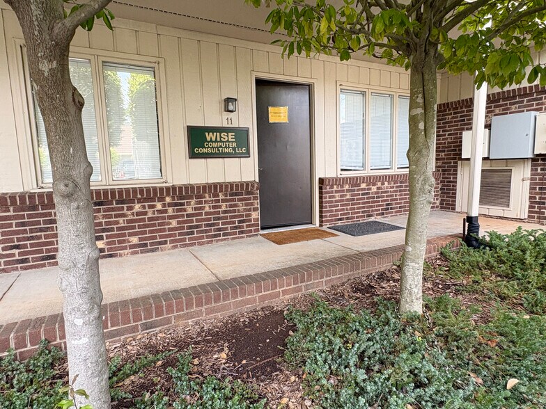 More Photos Of 4371 Charlotte Hwy, Clover Office For Sale