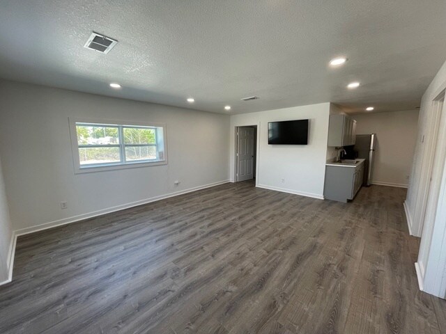 More Photos Of 57 Blackburn Dr, Byhalia Flex For Lease