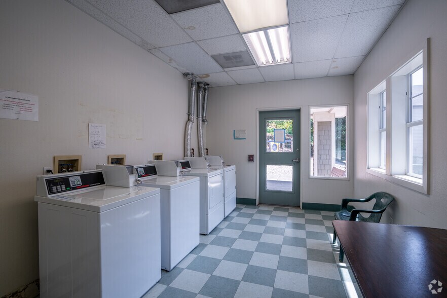 More Photos Of 1301-1371 E Santiam St, Stayton Apartments For Sale