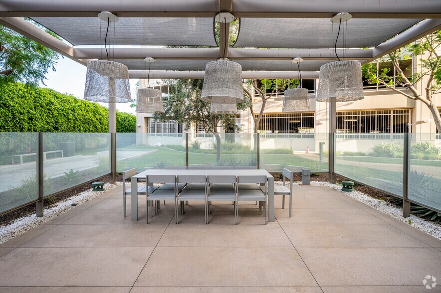 More Photos Of 1551 N Tustin Ave, Santa Ana Office For Lease