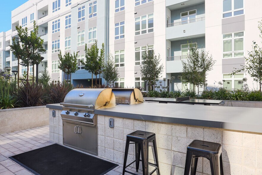 More Photos Of 3093 Broadway, Oakland Apartments For Lease