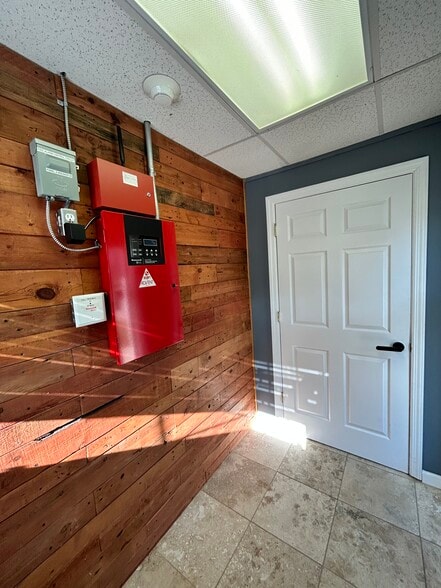 More Photos Of 1101 Ivy Hill Rd, Philadelphia Light Distribution For Lease