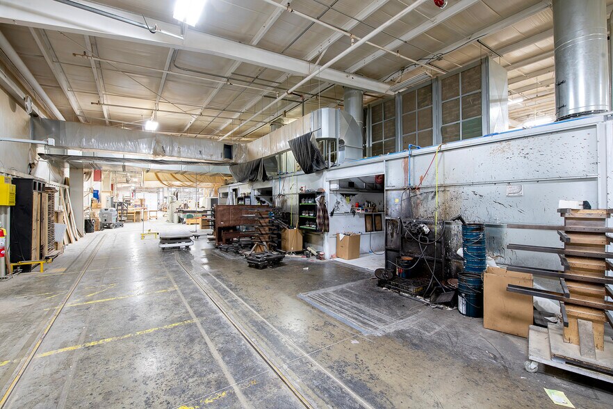 More Photos Of 100 Straits Ln, Killbuck Manufacturing For Lease