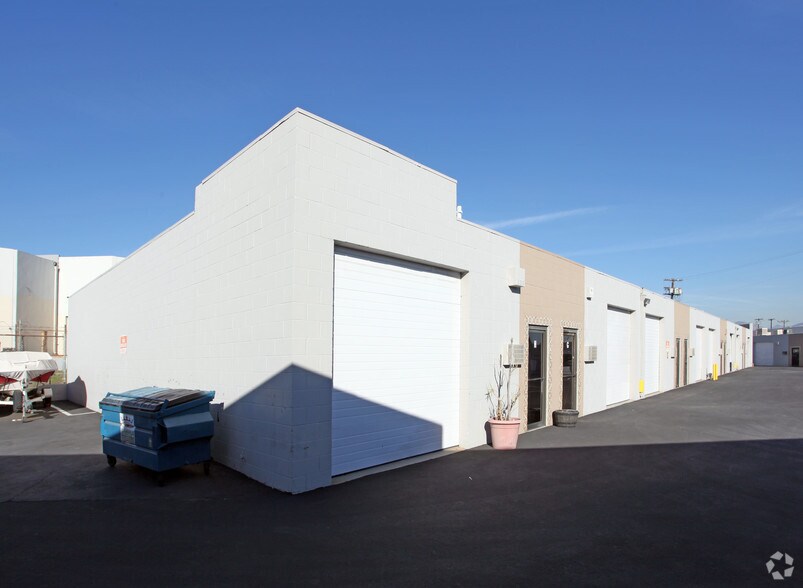 More Photos Of 13020 San Fernando Rd, Sylmar Warehouse For Lease