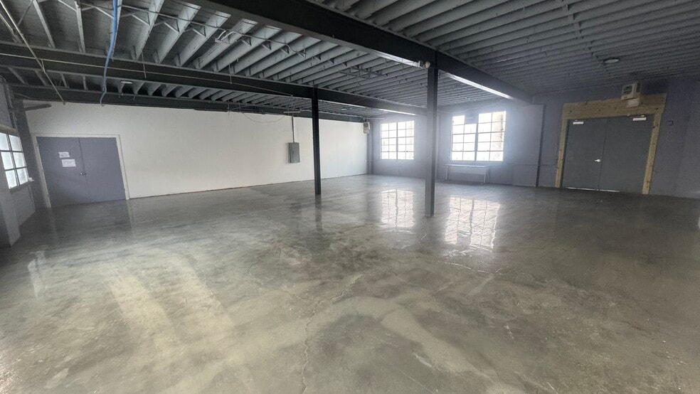 More Photos Of 47 W Gates St, Columbus Warehouse For Lease