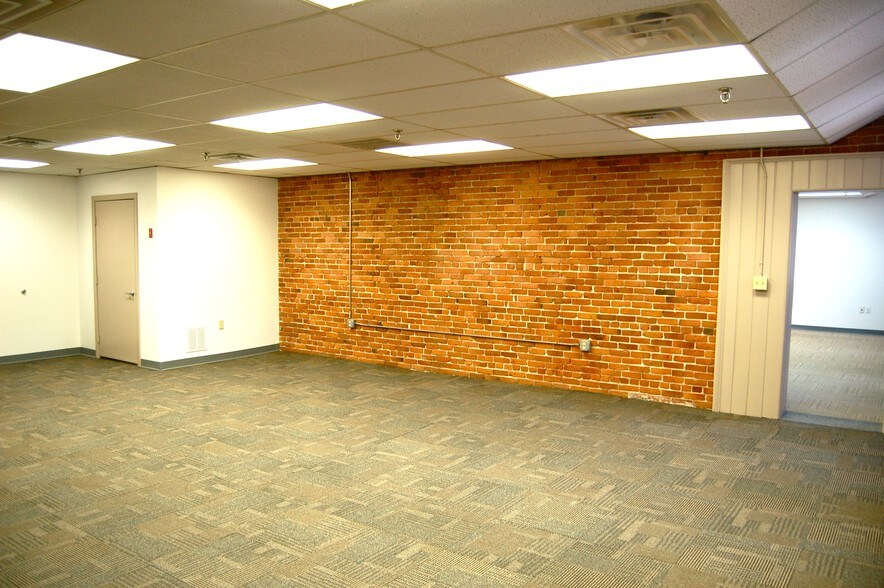 More Photos Of 53-63 Wingate St, Haverhill Office For Lease