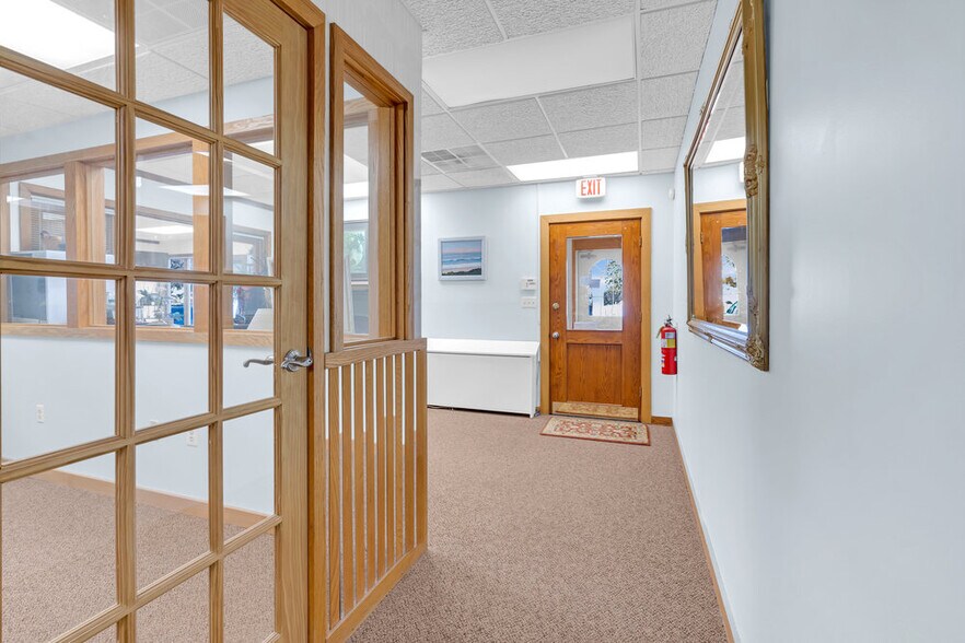 More Photos Of 27 Beach Rd, Monmouth Beach Medical For Lease