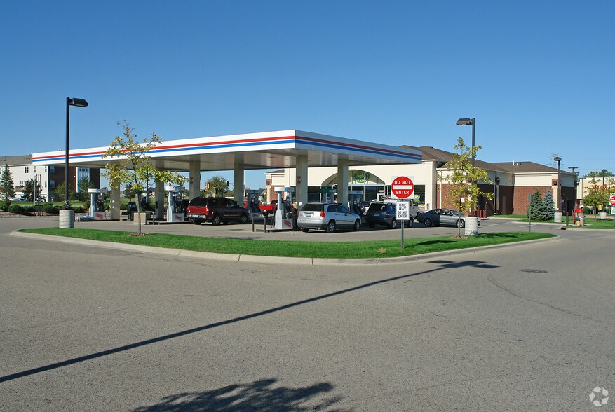 More Photos Of 8062-8088 Old Carriage Ct, Shakopee Unknown For Lease